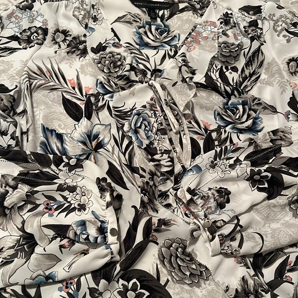 Gorgeous WHBM blouse, Price drop! EUC! $30 - Picture 8 of 10